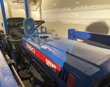 Iseki tractor reviseren – Hoe spuit / verf ik mijn tractor in de juiste kleuren?