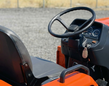 Kubota GL201 stuur, stoel en dashboard – bediening