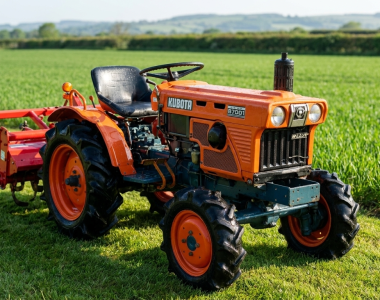 Kubota B7001 4WD compacttractor met grondfrees