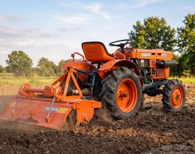 Kubota b7001 met frees grondbewerking