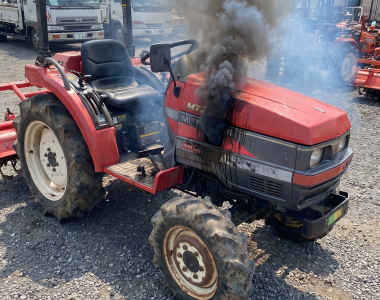 otorruimte van een Mitsubishi MT160–MT240 tijdens diagnose