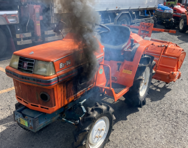 Kubota B1-14 Bulltra compacte dieselminitractor met grondfrees