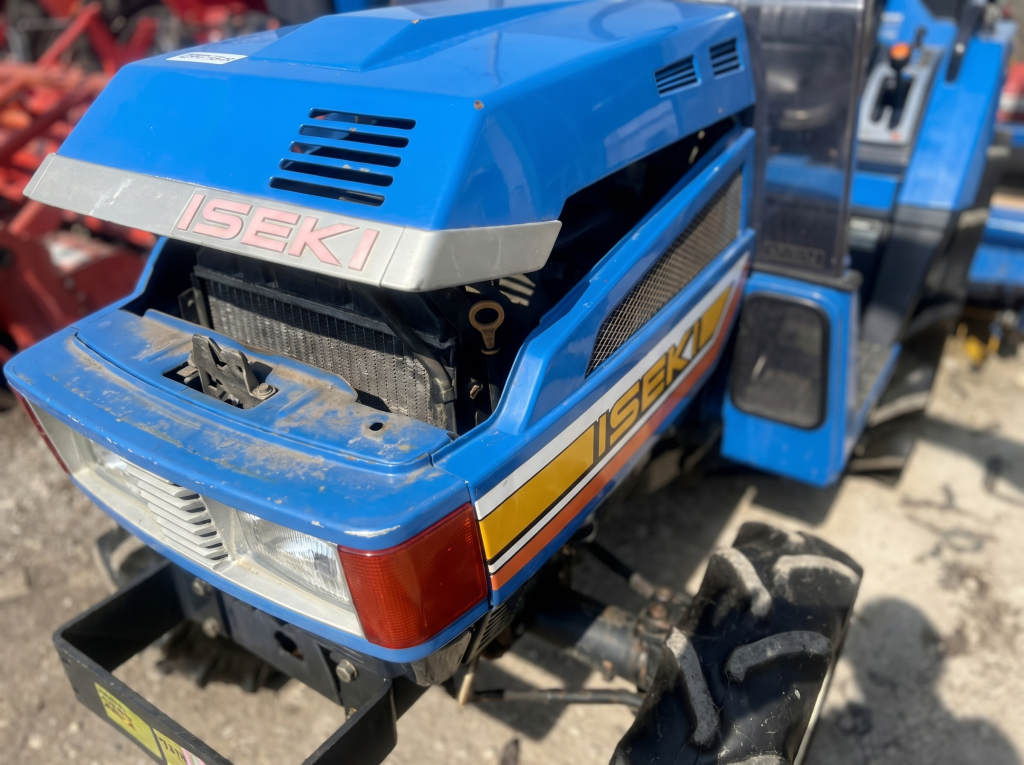 Iseki TU165 engine oil and fluids: all capacities at a glance