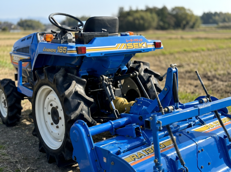 Iseki TU165 hydraulika, WOM i narzędzia: co można nimi robić?