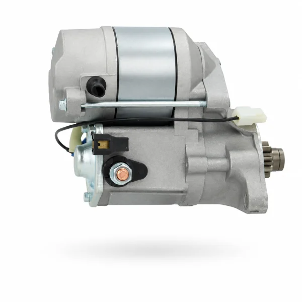 Startmotor Kubota 16285-63010 12V 1.2 kW, zijaanzicht met B+ aansluiting en stuurstroomstekker
