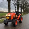 Minitractor op de openbare weg: kenteken, T-rijbewijs, verlichting en waarom 30 km/h telt